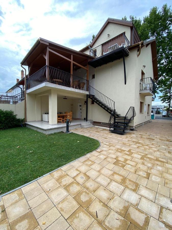 Petofi 24 Apartmanok Siofok Exterior photo